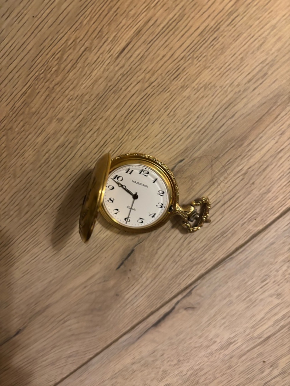 Gold Pocket Watch with White Dial Majestrom